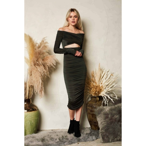 Hunter Peekaboo Dress - Picture 3 of 3